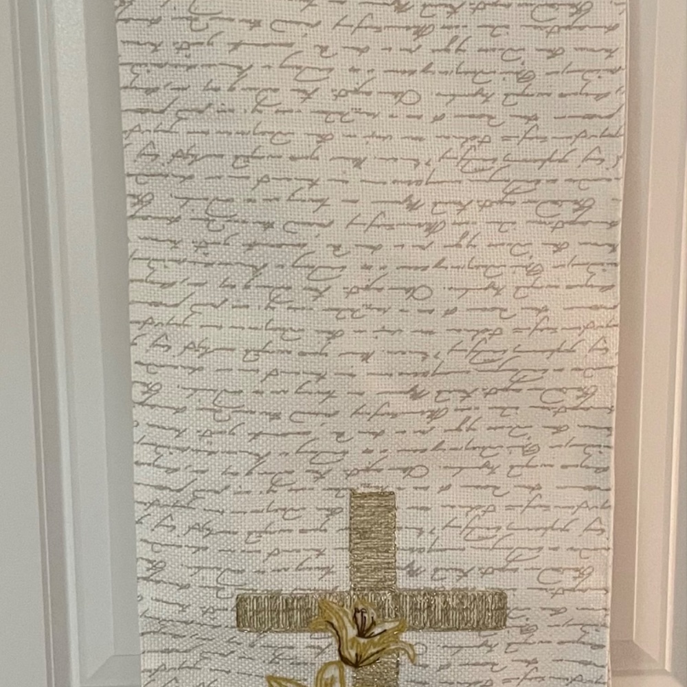 Cross themed table runner - Picture 2 of 2